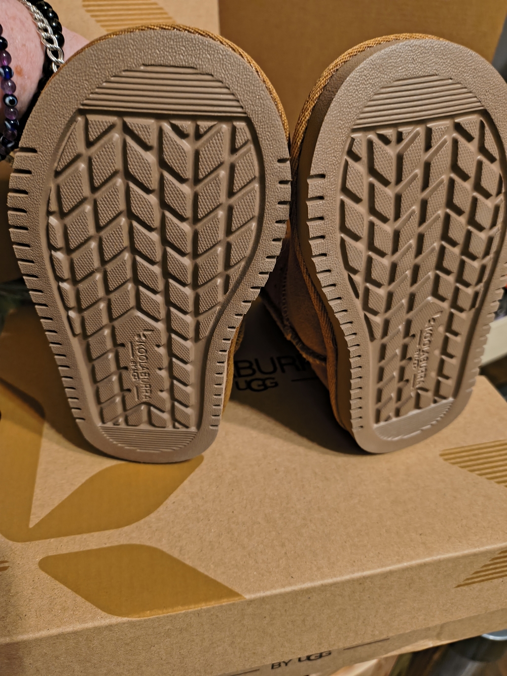 Koolaburra Kids' Chestnut Star Suede Boot Kids Sz 7 - Picture 3 of 4